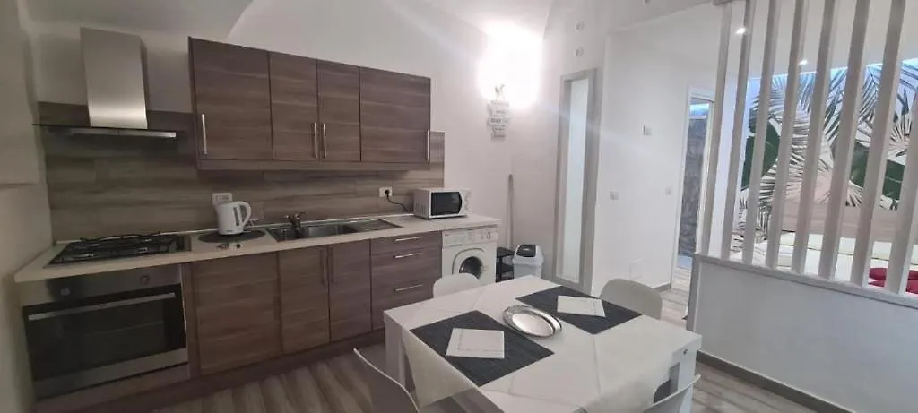 Casetta C&J House, Centro Storico Catania Apartment