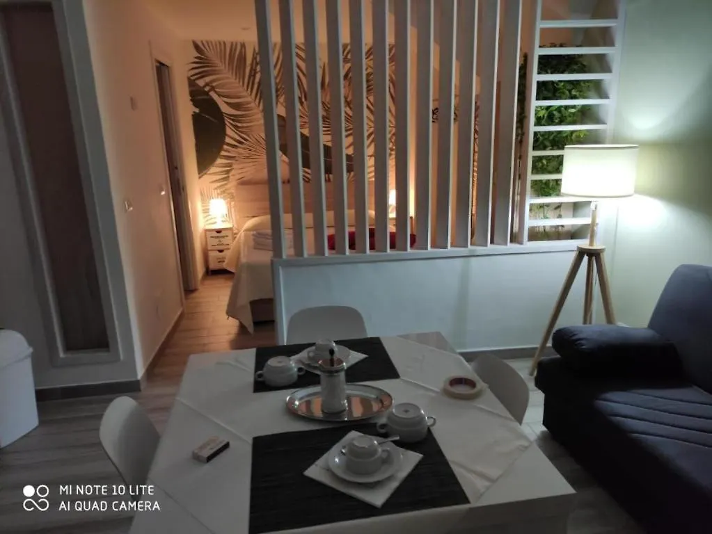 Apartment Casetta C&J House, Centro Storico Catania Italy