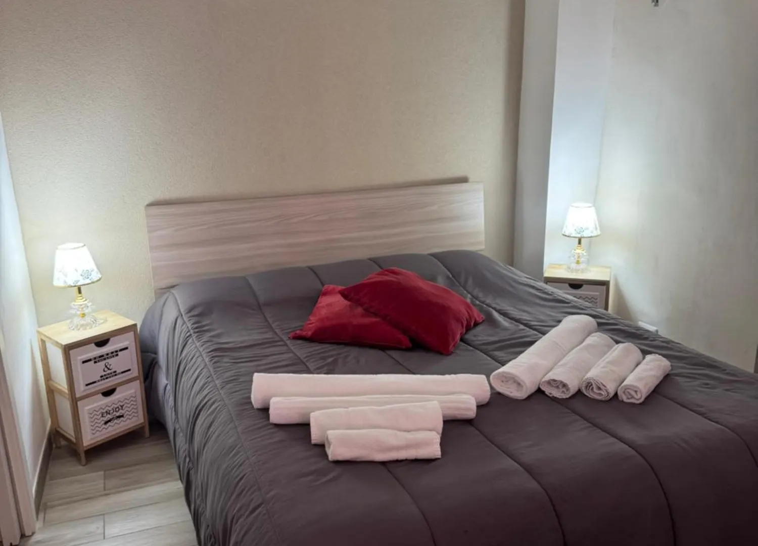 Casetta C&J House, Centro Storico contacts